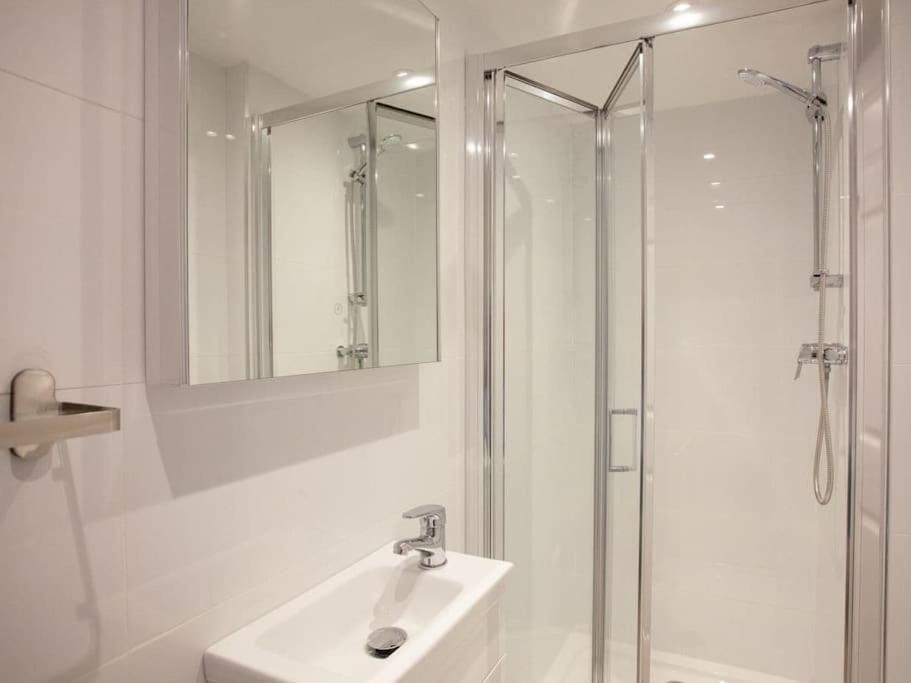 1 Perfectly Located Stylish, Comfortable Apartment Sidmouth Kültér fotó