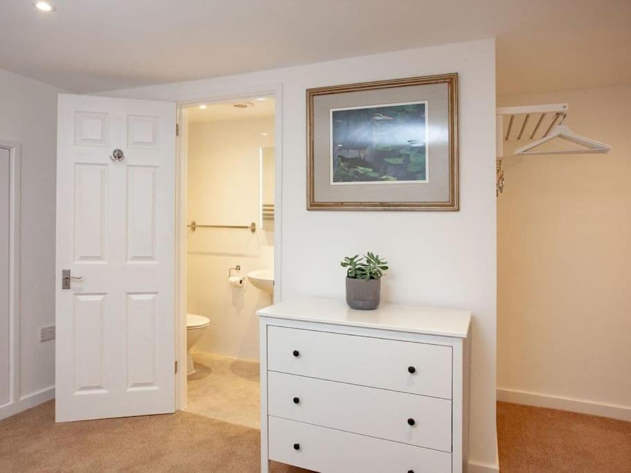 1 Perfectly Located Stylish, Comfortable Apartment Sidmouth Kültér fotó